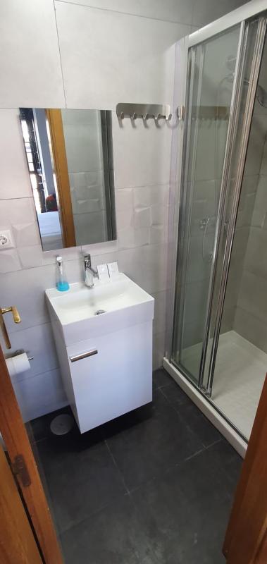 Double Room with Private Bathroom image 2