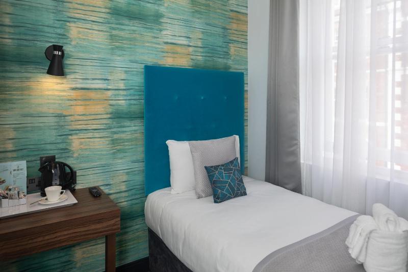 Single Room image 4