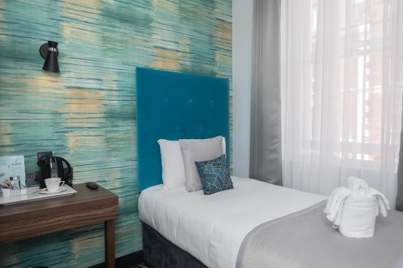 Single Room image 2