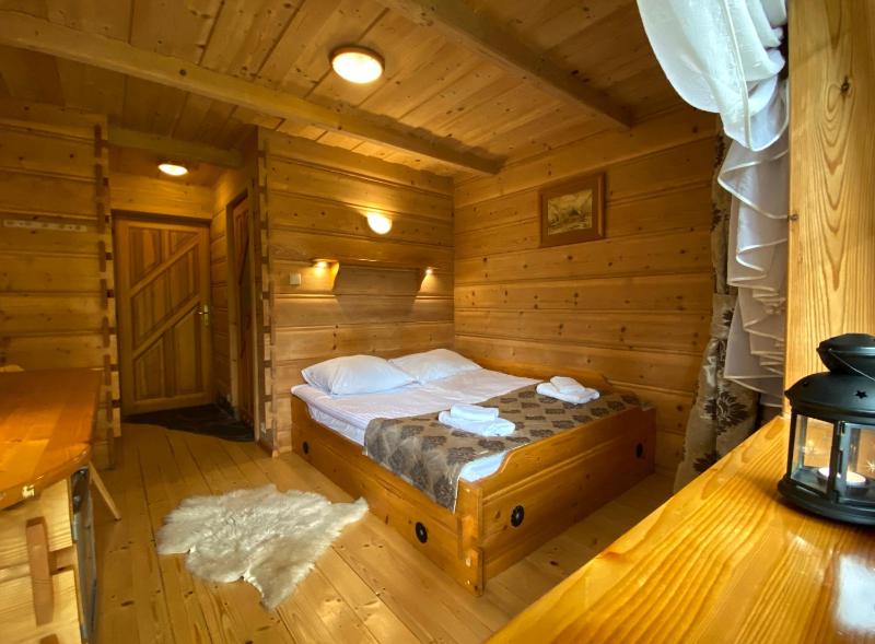 Classic Double Room with Balcony image 3