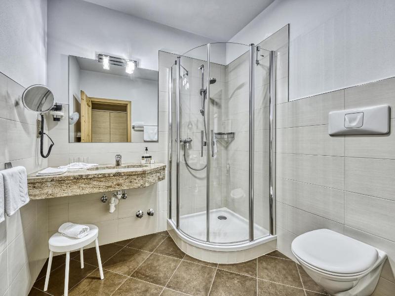 Double Room - without Air Conditioning and Balcony image 3