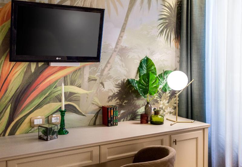 Superior Double or Twin Room with City View image 4