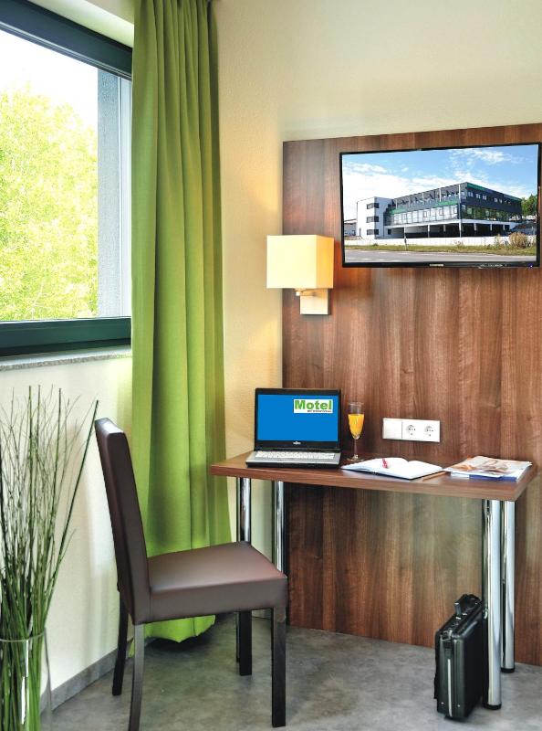 Standard Single Room image 4