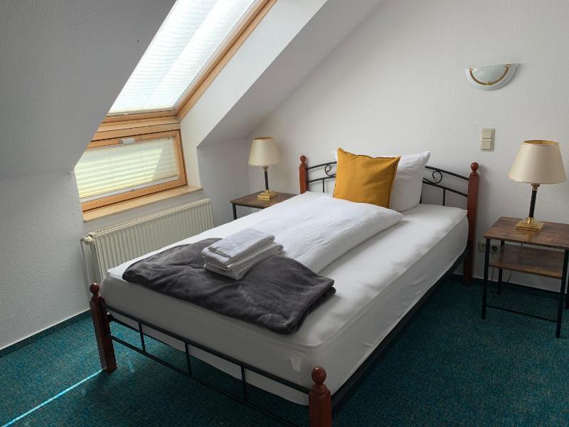 Single Room image 3