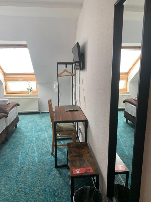 Standard Double Room image 3