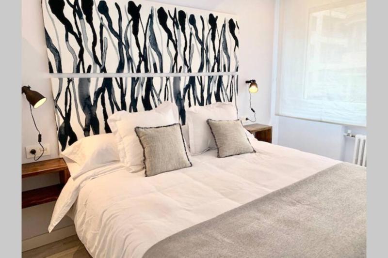 NEW Gorgeous Central Apartment - Beachfront - 3 BD - image 43