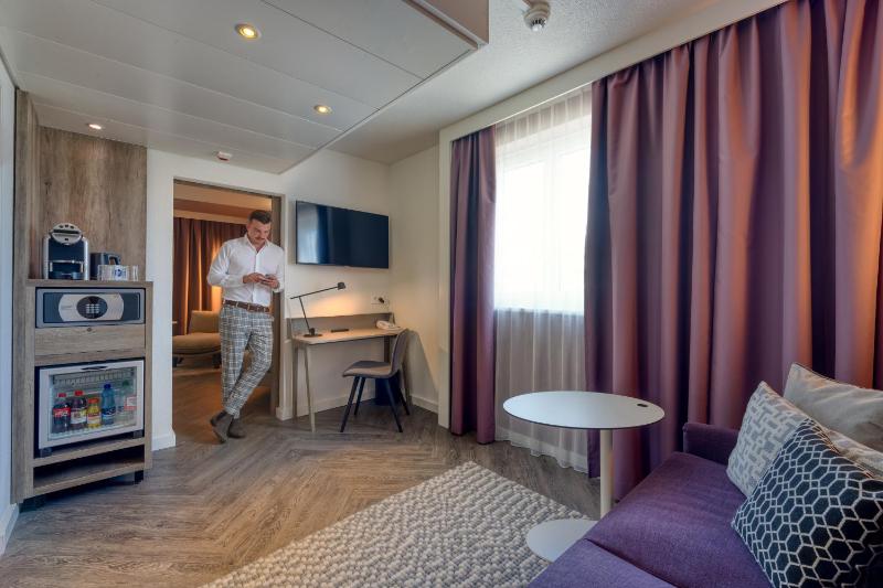 Two Bedroom Suite with Double Bed and Sofa  image 3