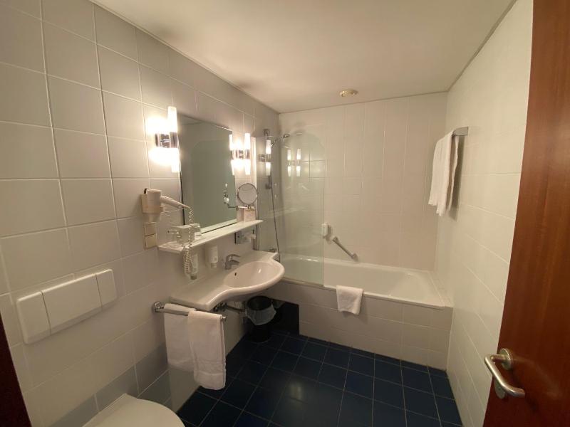 Standard Double Room image 2