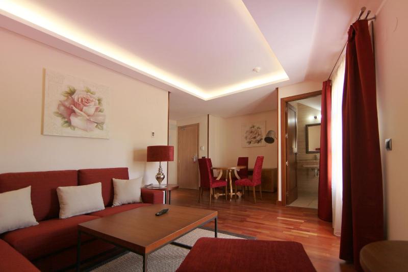 Presidential Suite image 4