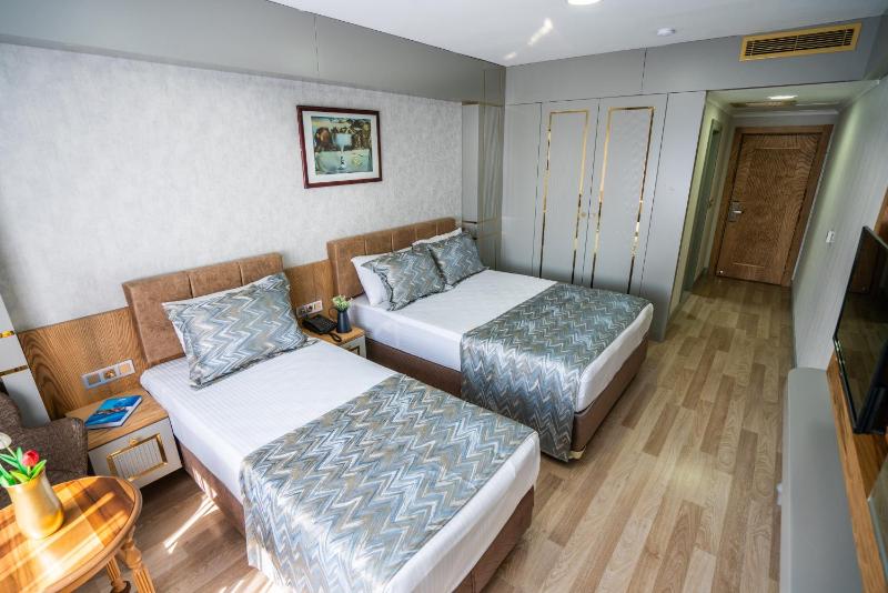 Double Room image 1