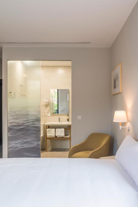 King Room with Balcony and Garden Views image 3