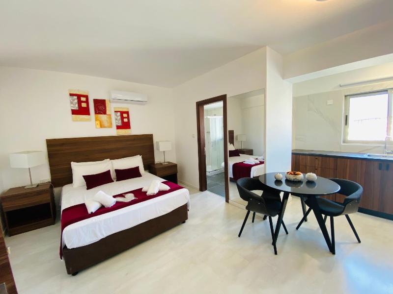 Eleonora Hotel Apartments - image 5