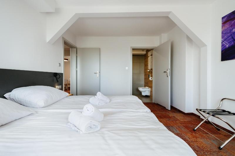 One-Bedroom Apartment image 3