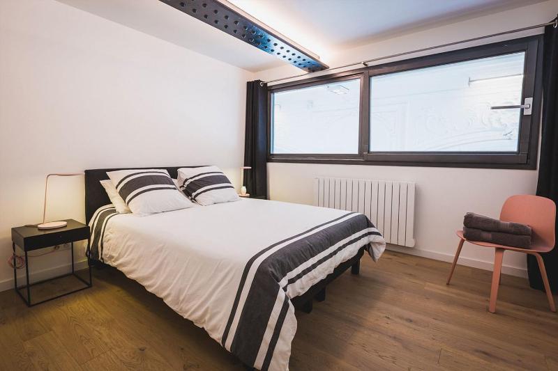 LOFT KEYWEEK contemporary Loft style Apartment in Biarritz City center - image 13