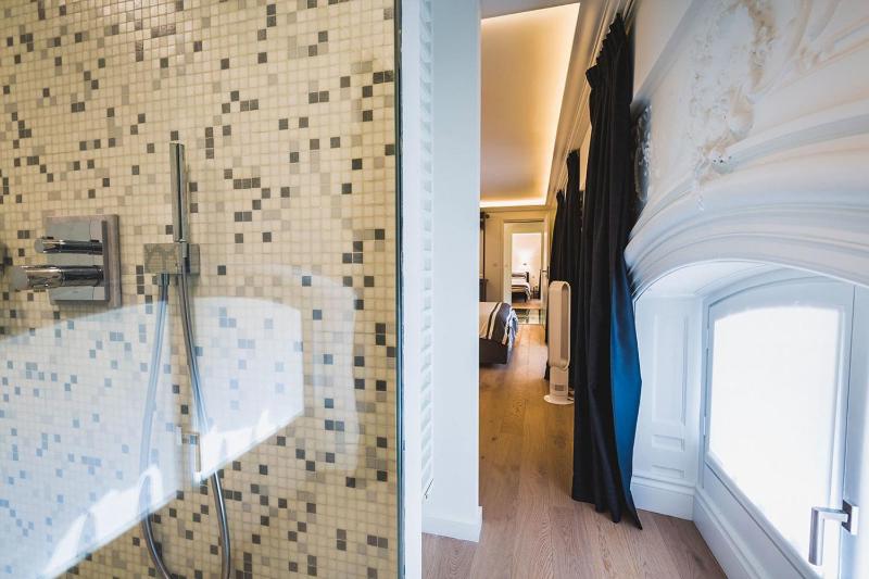 LOFT KEYWEEK contemporary Loft style Apartment in Biarritz City center - image 2