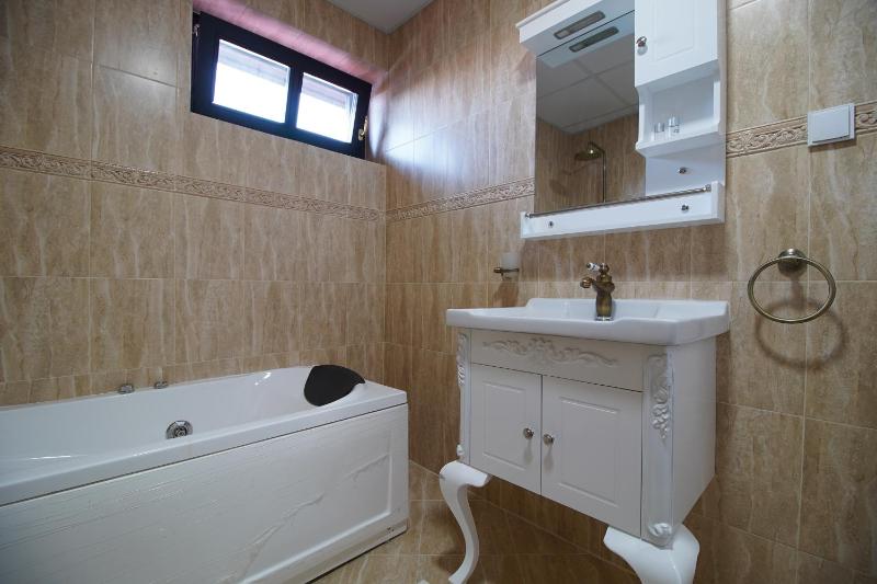 Deluxe Apartment image 3