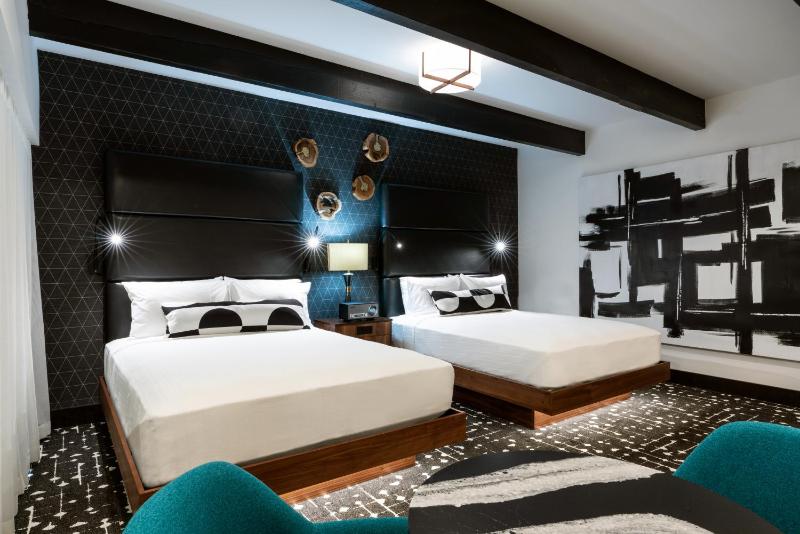 Standard Queen Room with Two Queen Beds image 3