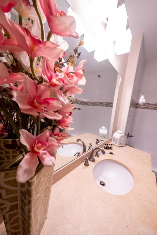 Suite with Spa Bath image 4