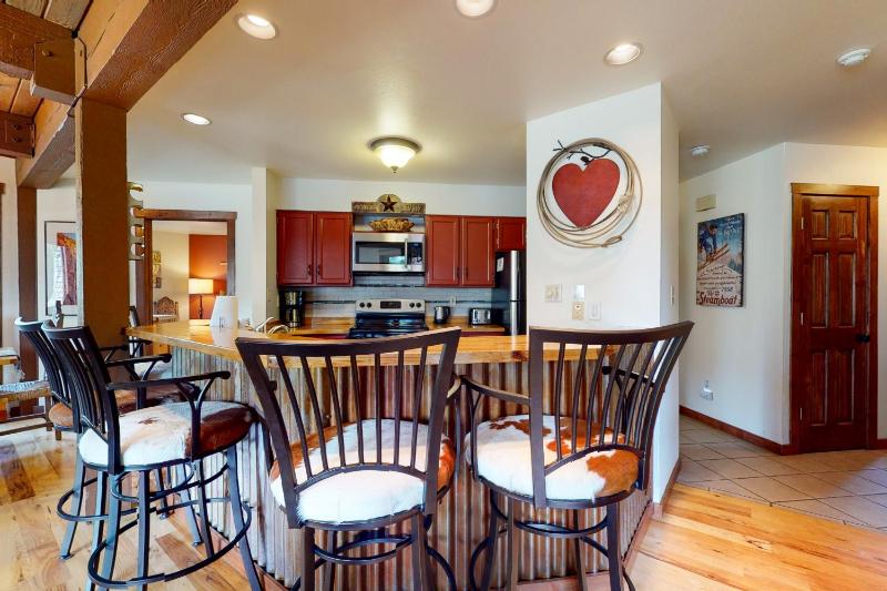 Three Bedroom Apartment image 2