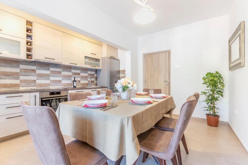 Seafoam apartment - image 16