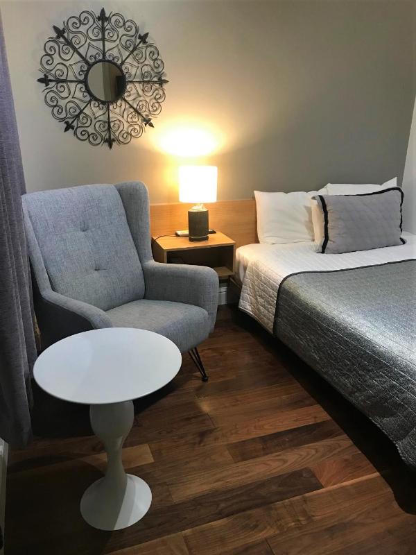 Touchstone Hotel - City Center - image 11