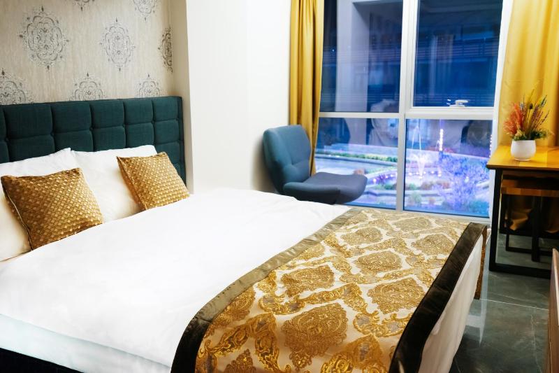Deluxe Suite image 3