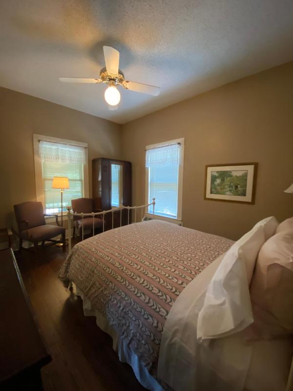 Double Room with Garden View image 2