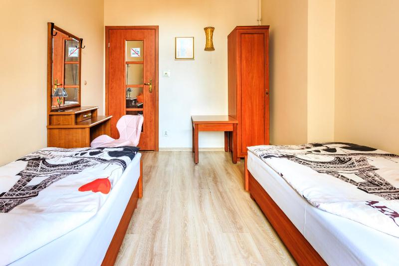 Babel Hostel - image 1