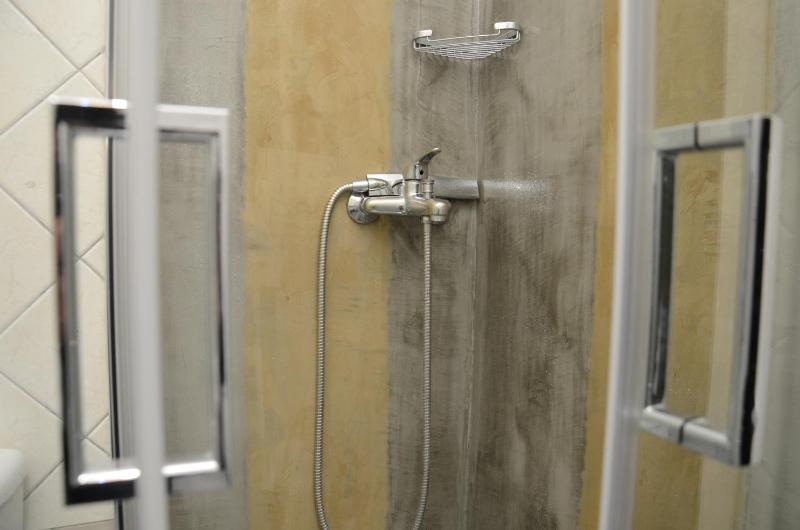 Quadruple Room image 3