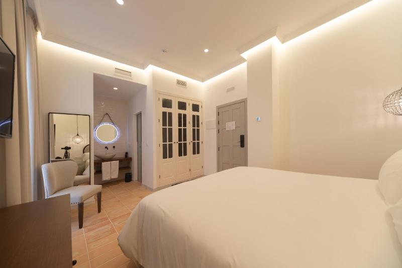 Superior Double or Twin Room image 1