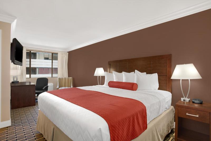 Corner King Room image 2