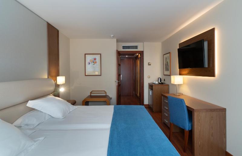 Standard Double or Twin Room image 4