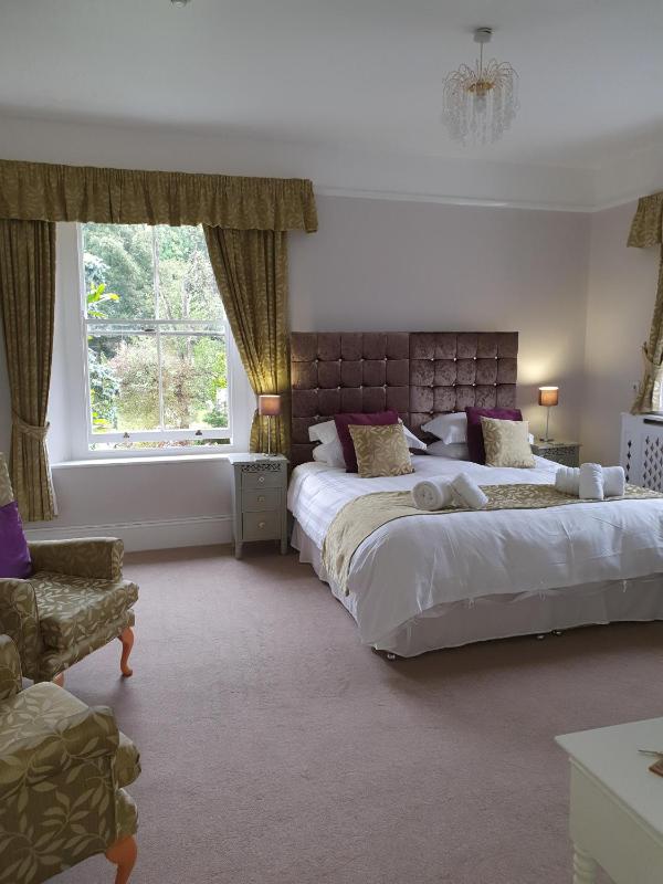 Double Room with Private Bathroom image 1