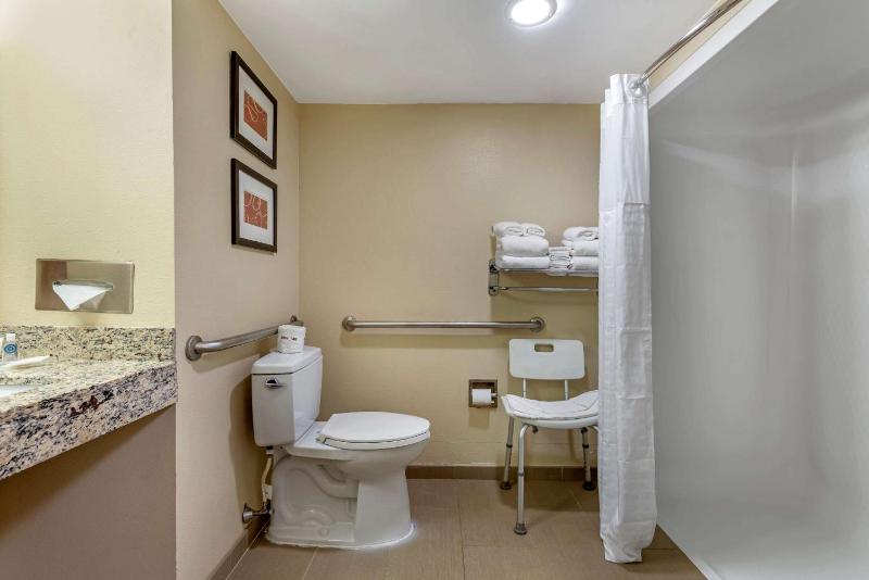 King Suite - Accessible/Non-Smoking image 2
