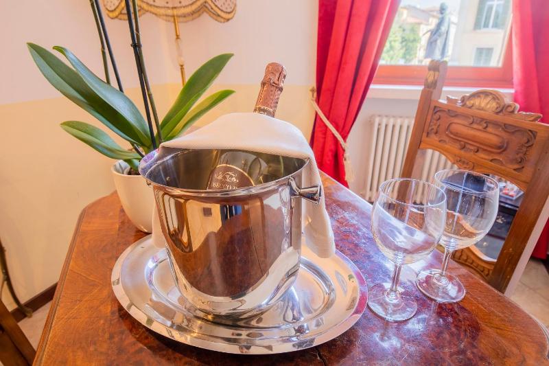 Junior Suite with Castle View image 3