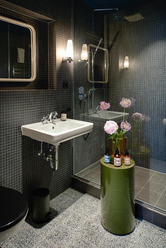 Cora Apartments - image 48