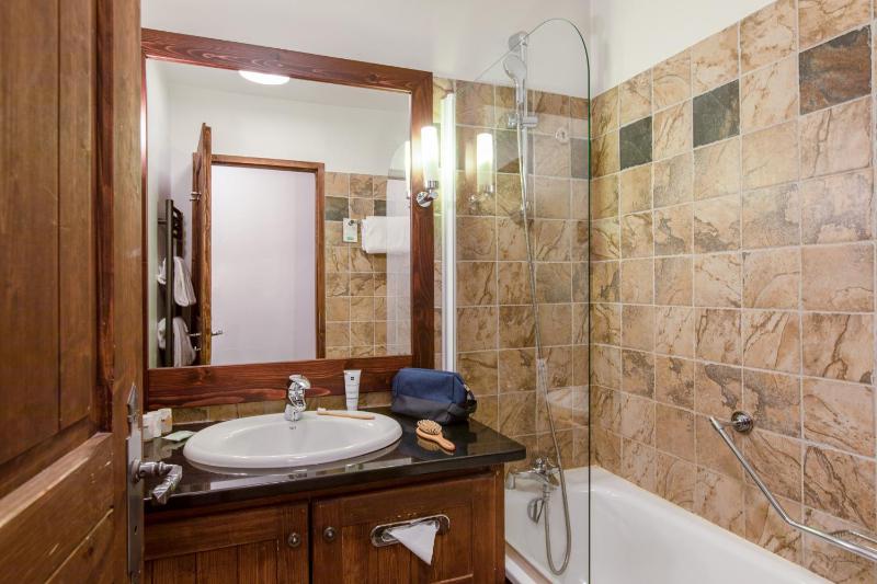 Superior One-Bedroom Apartment - access to the outdoor pool (4 people) image 3