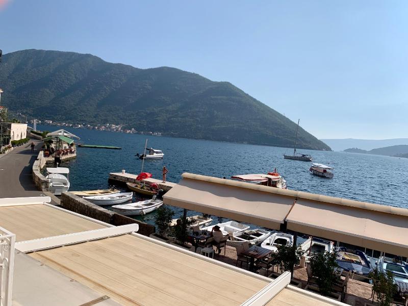 Double Room with Sea View image 2