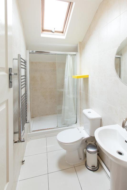 Double Room with Shared Bathroom image 4