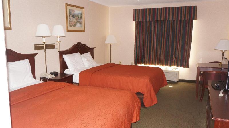 Deluxe Queen Room with Two Queen Beds image 2