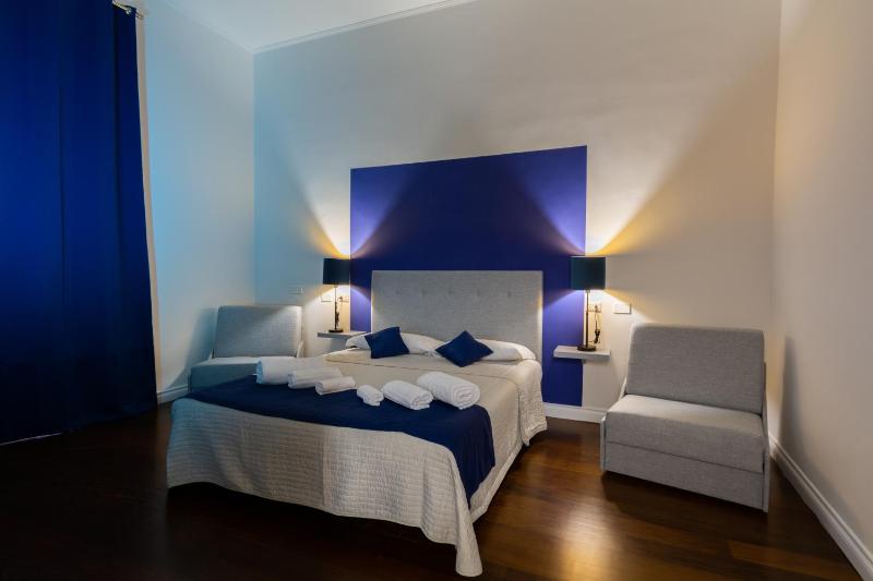 Quadruple Room with Private Bathroom image 2