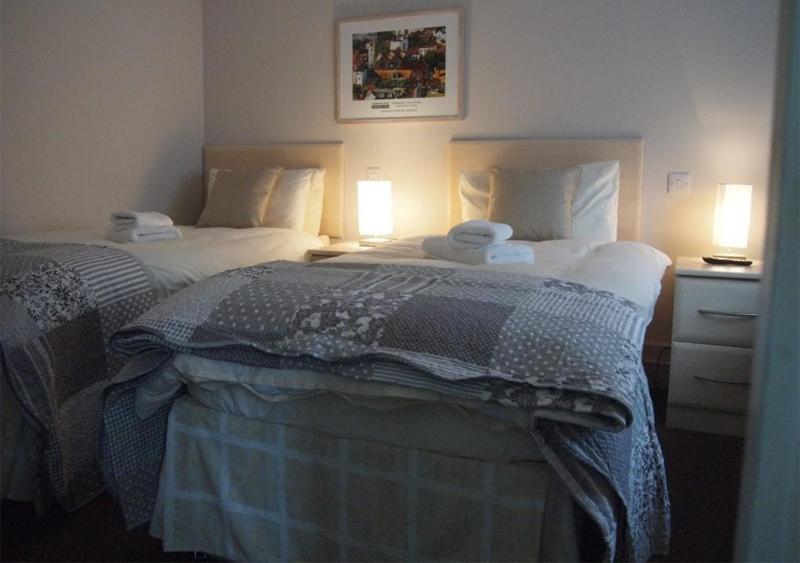 Double or Twin Room with Private Bathroom image 2