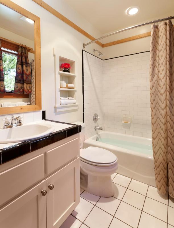 Deluxe Two-Bedroom Cabin image 2