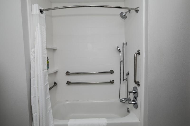 King Room - Mobility Access/Hearing Accessible image 3
