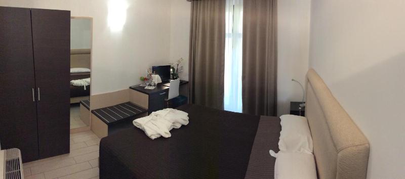 Superior King Room image 1