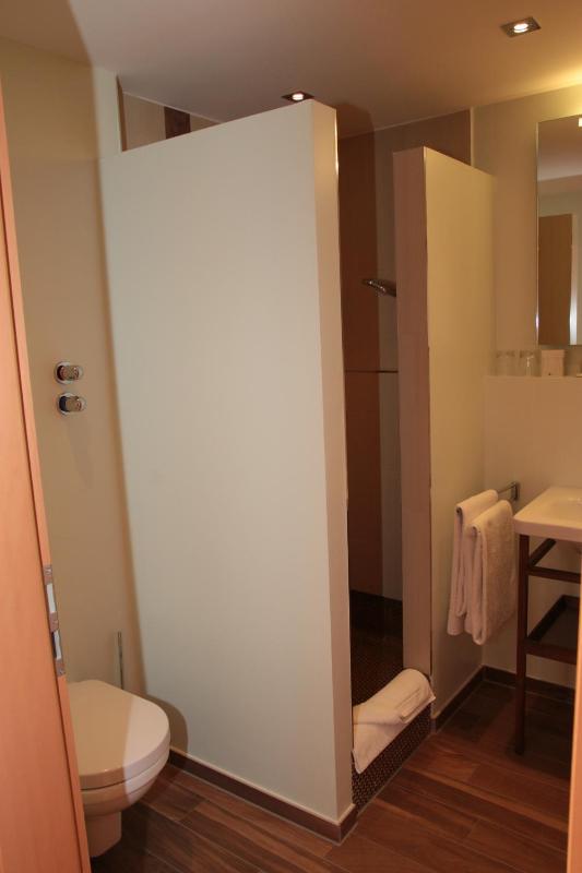 Comfort Single Room image 3