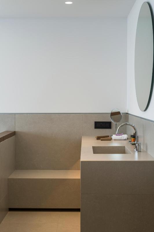 Executive Suite with Sea View image 3