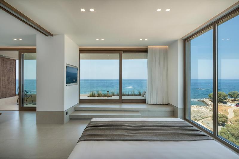Executive Suite with Sea View image 1