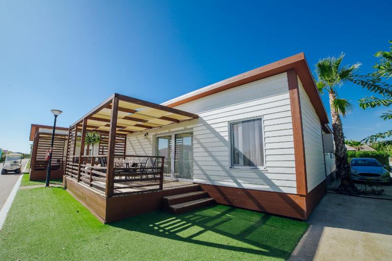 Superior Bungalow image 1