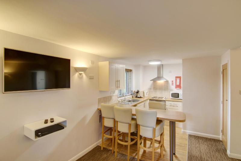 One-Bedroom Apartment image 2